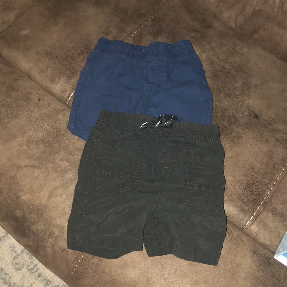 2 pairs of shorts - Navy 12M Blk 18M